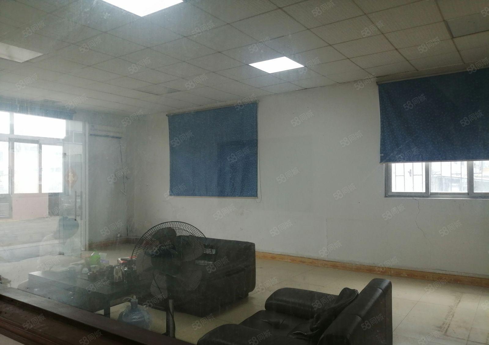 独院单一层钢构厂房出租2200平方，有办公楼宿舍配套