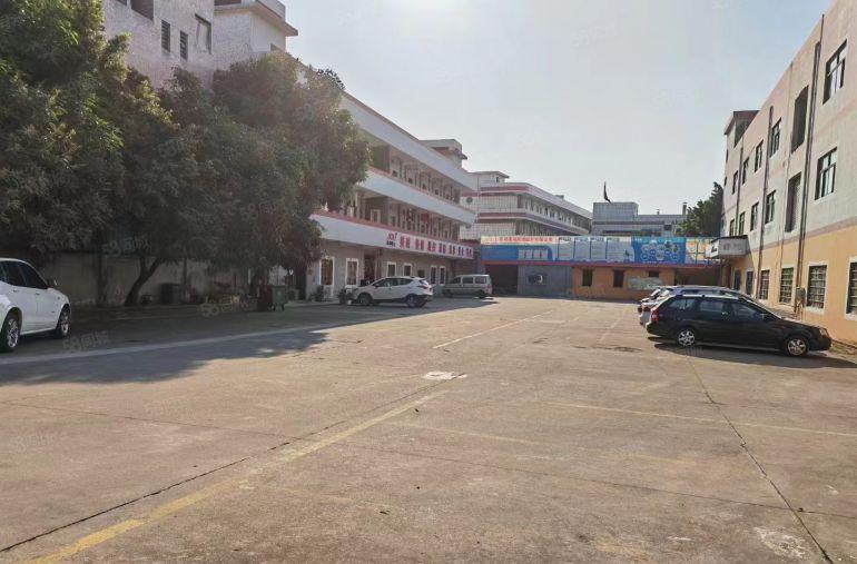 厚街小独院1000平8.8元每平出租，空地大，马路边！