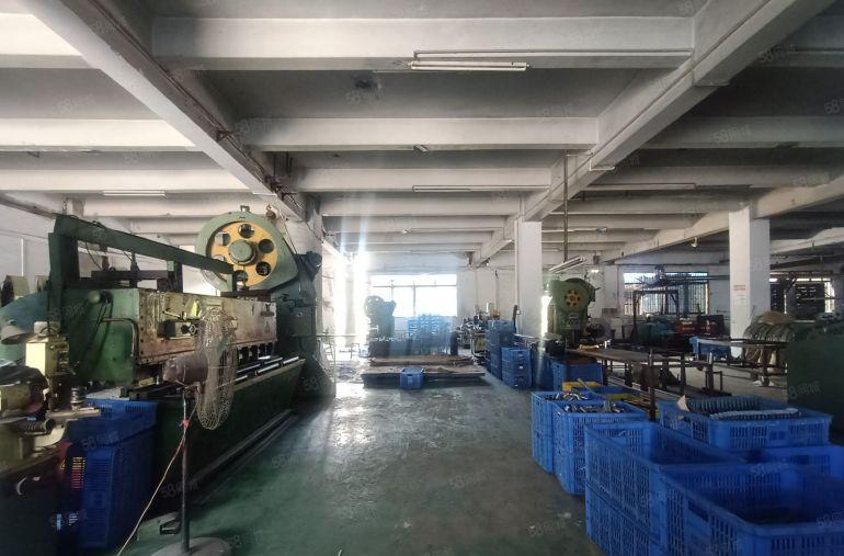 厚街工业园区一楼1000平方厂房出租采光好主路边上可分租