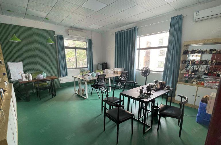 厚街整层2300方精装修厂房出租