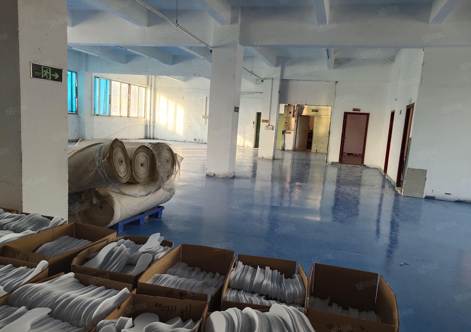 厚街新塘村楼上700平厂房出租 带地坪漆 水电齐全