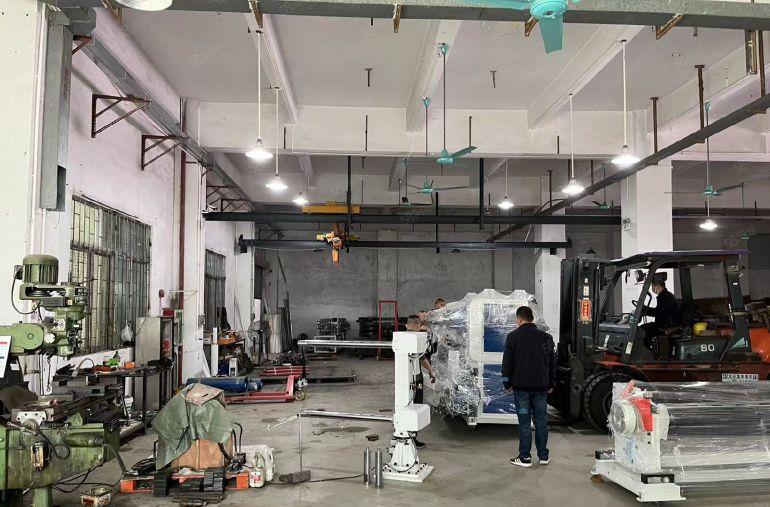 厚街下汴空出一楼1500平现成精装修水电齐全厂房出租仓库出租