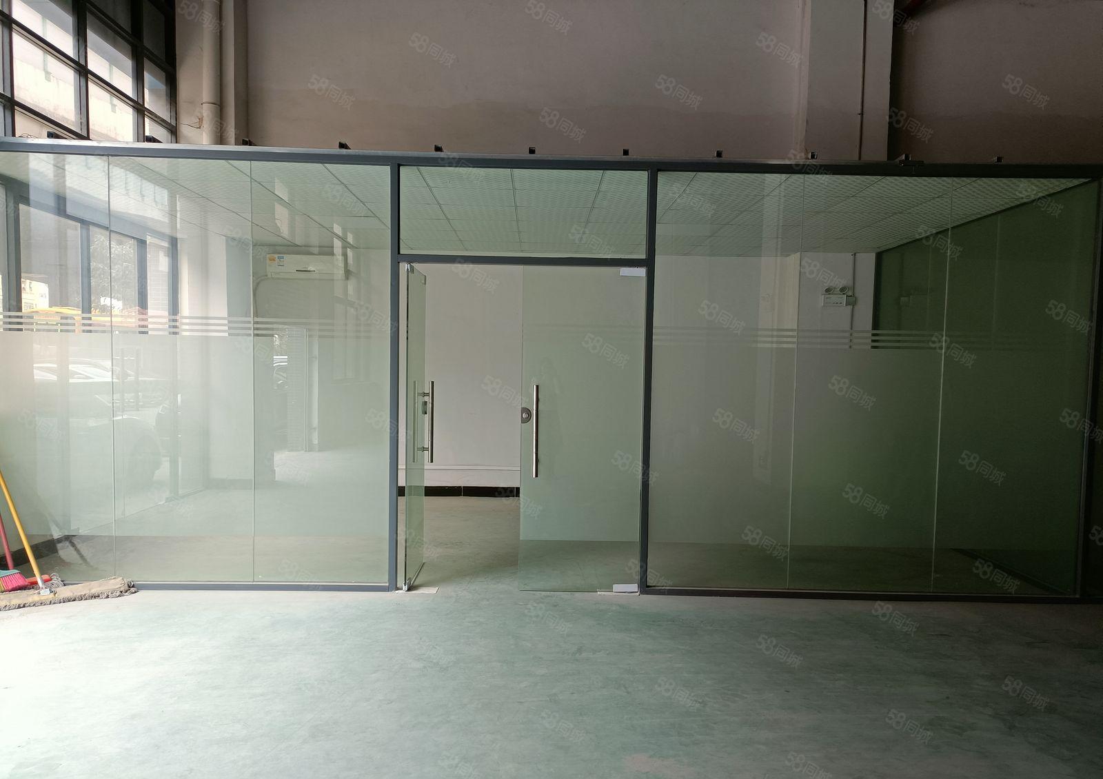 900平现成带装修6米高一楼厂房出租，有卸货平台，现成办公室