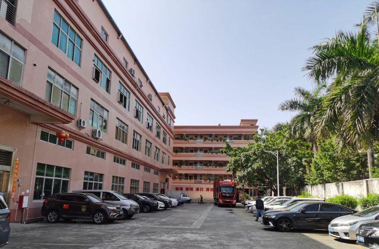 （独门独院6000平原房东厂房出租）电可以过户工业用地