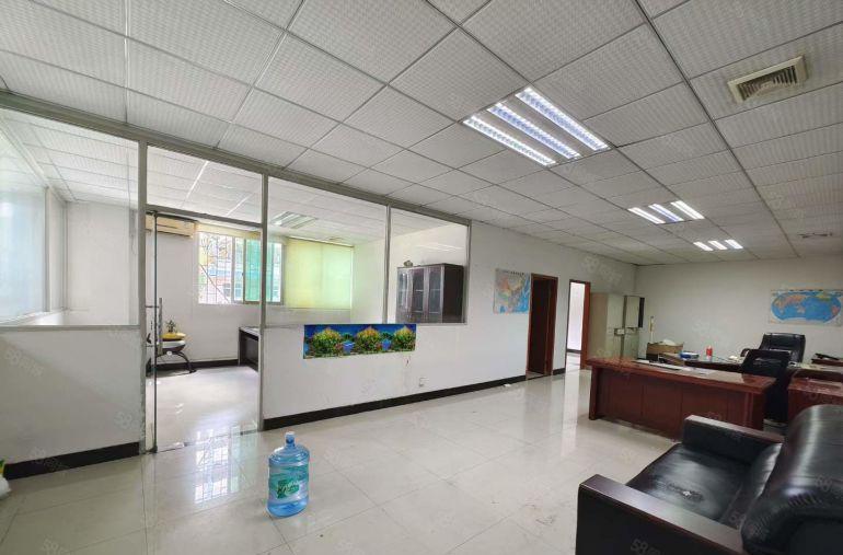 塘厦经典独栋2500平方，大路边拖头车可以进，带装修厂房出租