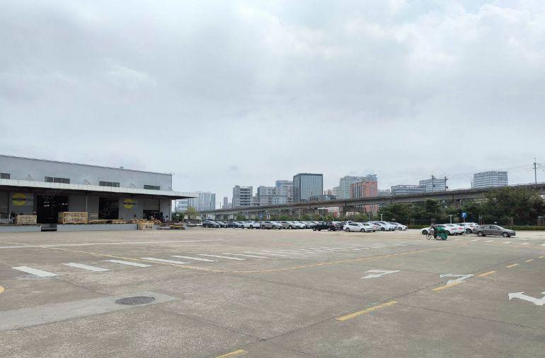 塘厦临深带装修办公室一二楼各2000平厂房仓库出租，水电齐全