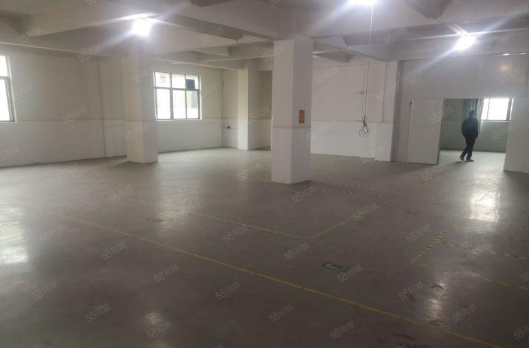 塘厦豪华精装修厂房，水电到车间，2吨电梯，交通便利，临近深圳