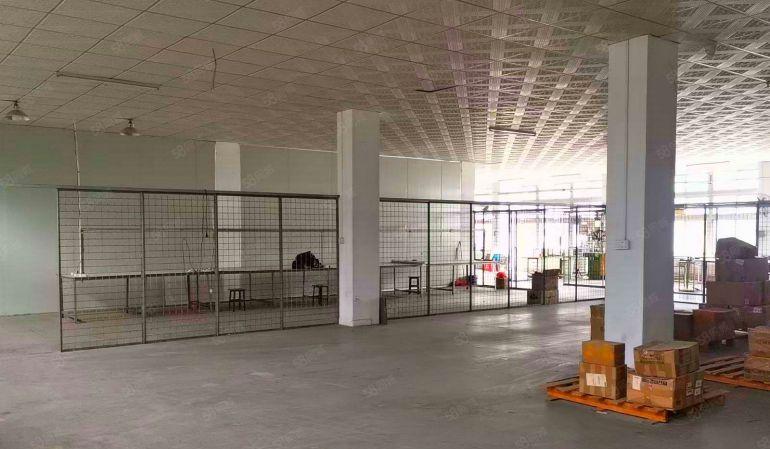 特价！特价！莲湖标准厂房二楼招租700平米水电齐全，