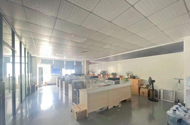 塘厦石鼓楼上精装修900平不要转让费，形象超好3吨货梯带喷淋