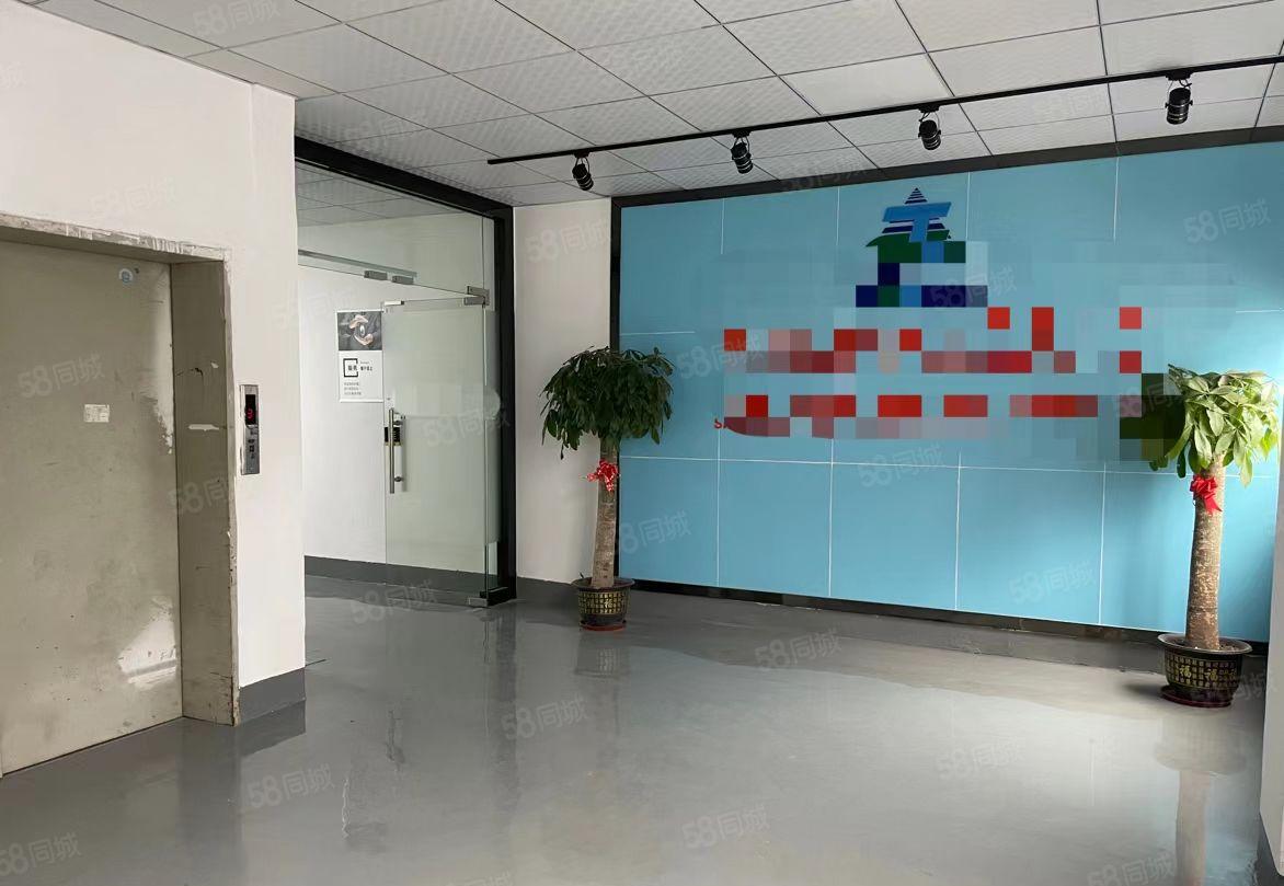 靓房！塘厦清湖头出租楼上厂房900平，全新精装修，主线到位