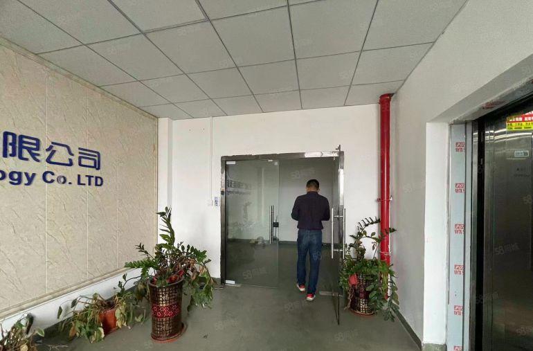 塘厦清湖头独栋厂房仓库580平现成装修地坪漆，2吨货梯无杂费