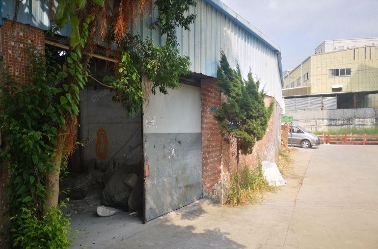 独院砖墙到顶铁皮房有阁楼交通便利水电齐全行业不限超低价原房东