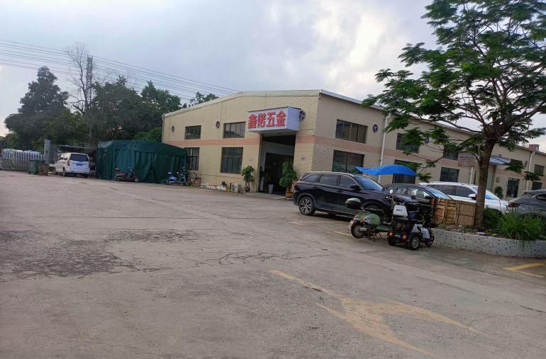 塘厦镇大坪小独院，钢构2000平出租，高度9米，200起租