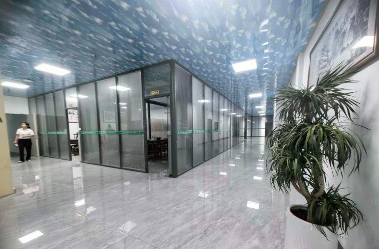 塘厦电池仓库厂房出租 带现成豪华装修3000平可分租空地大