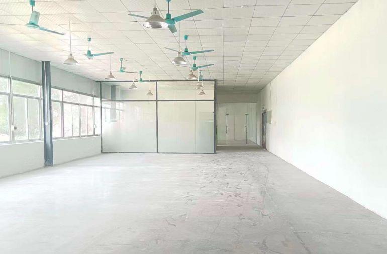 塘厦中心园区楼上360平厂房仓库出租，装修带办公，主线到车间