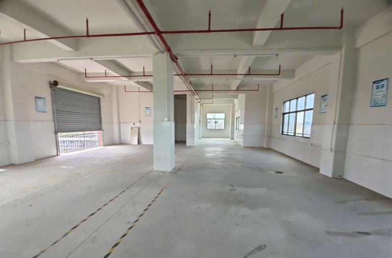 凤凰岗公园旁500平一层，带办公室现成水电洗手间带货梯吊机口