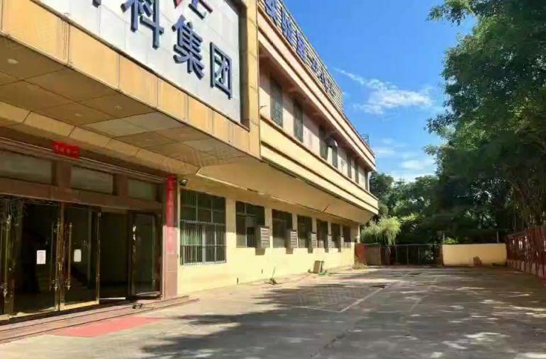 可以做电池！！科苑城大路边独院2600方招租带装修空地免费用