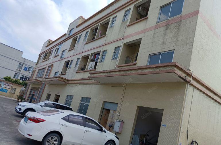 香港房东，塘厦镇单一层独院厂房出租，格局方正，空地大，面积小