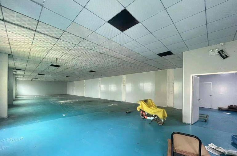 塘厦实业客分租楼上500平精装修厂房，可做电池 水电配套齐全