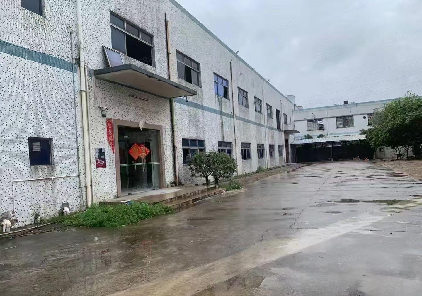 塘厦镇振兴围村，独栋二楼  三楼厂房一起出租，周边停车方便