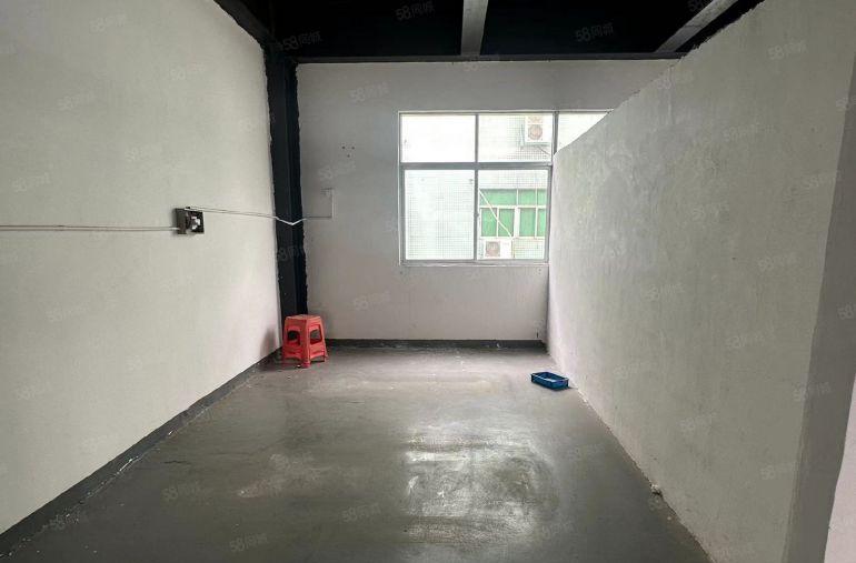 塘厦原房东楼上厂房450平方，现成办公室装修，水电齐全拎包入