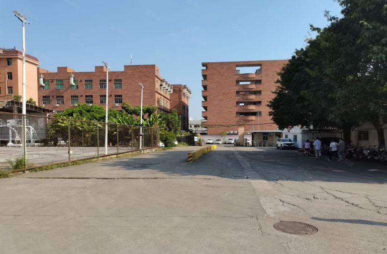 塘厦外环高速出口物流园分租5000平方，丙二类消防，空地超大