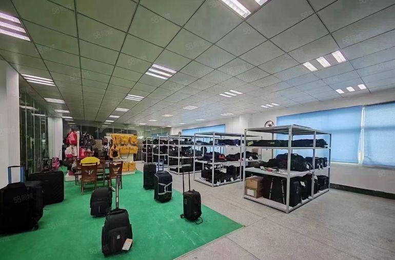 塘厦石潭埔工业区楼上1200平厂房出租，现在装修，