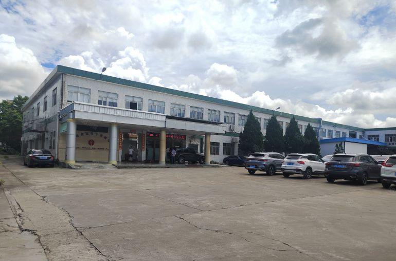 塘厦田心2600平厂房仓库出租现成装修吊顶办公室，水电齐全。