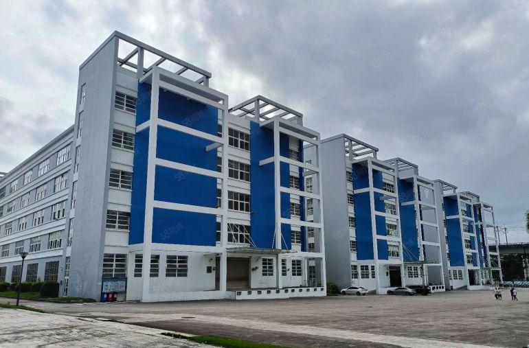 塘厦塘兴路旁带装修一二楼各2000平厂房仓库出租，水电齐全。