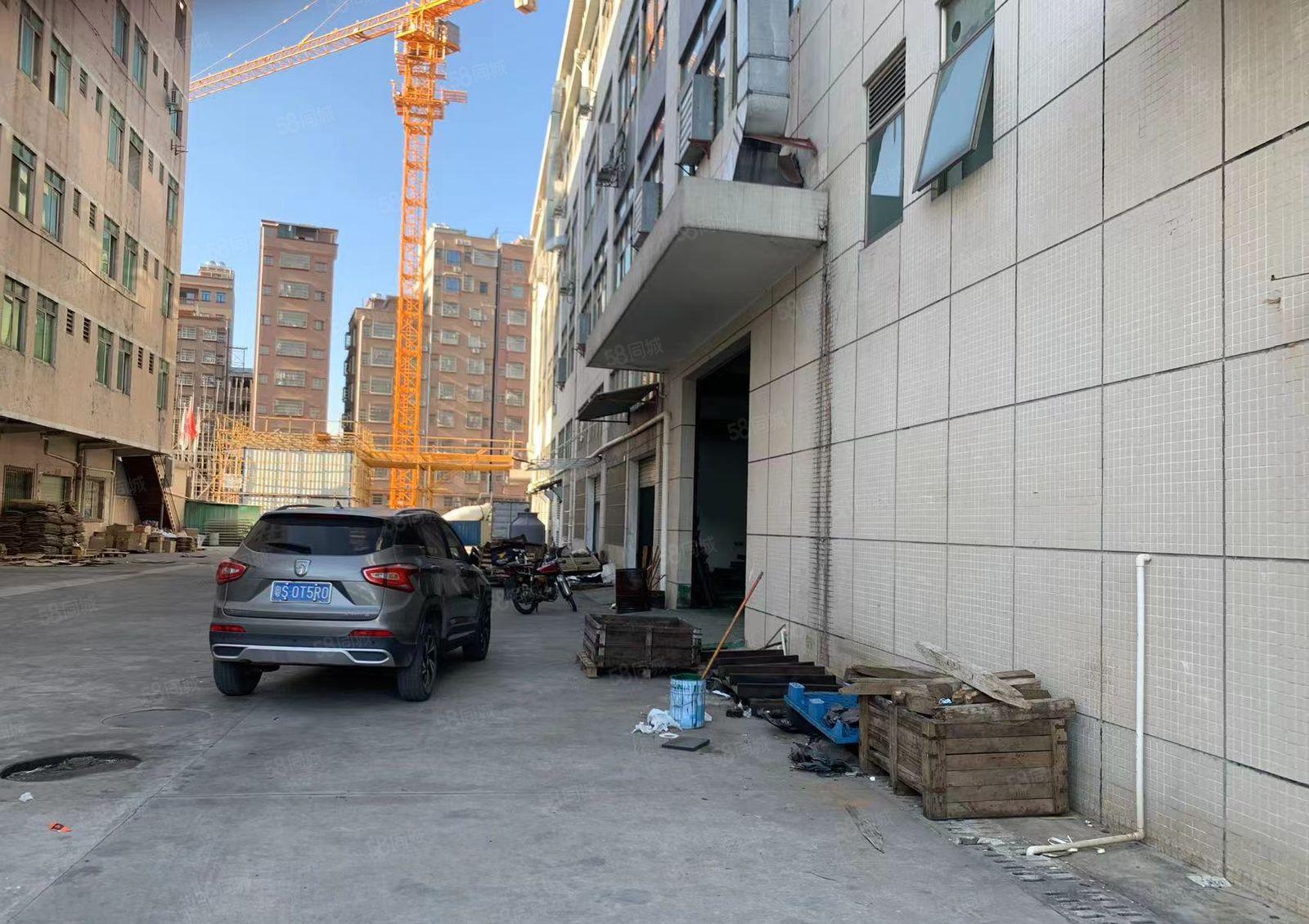 塘厦一楼厂房1680平方，现成水电装修带行车，高度6.5米，