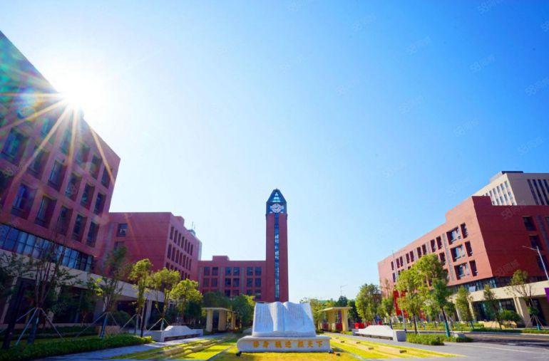 东莞全新花园式厂房仓库出租，业主直租价格透明空地大可办环评