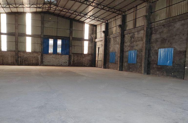 15米高单一层厂房出租，中间无柱子1100平方实际面积
