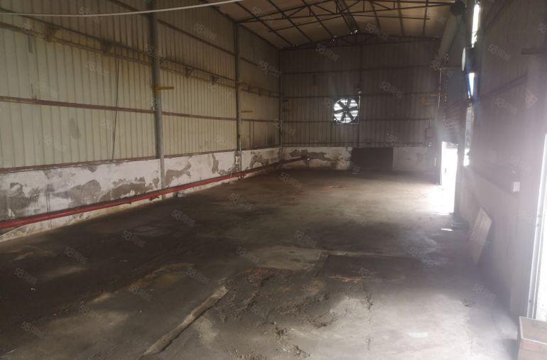 独院砖墙到顶铁皮房有阁楼交通便利水电齐全行业不限超低价原房东