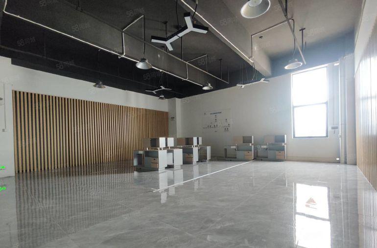 东莞塘厦科苑城全新豪华装修办公室，空地大，3吨电梯，拎包生产