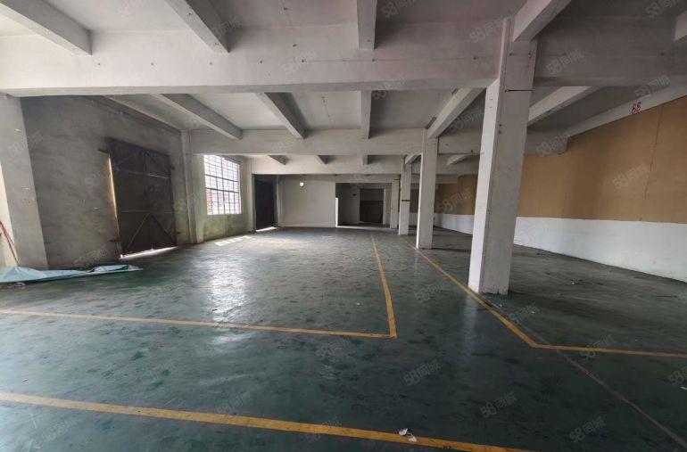 塘厦林村附近标准厂房楼上580平现成装修，