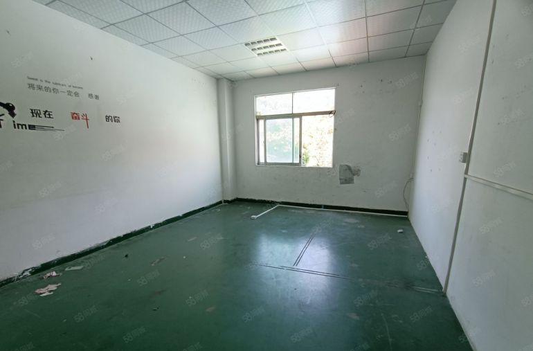 塘厦工业园内一楼320平仓库厂房出租，现成办公地坪漆可进大车