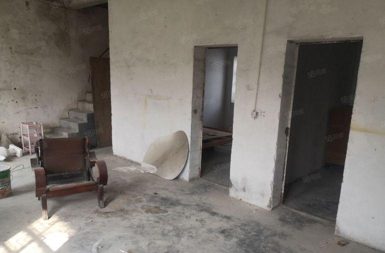 独院砖墙到顶铁皮房有阁楼交通便利水电齐全行业不限超低价原房东