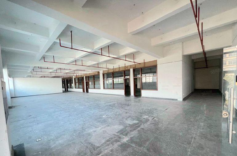 东莞塘厦零公摊，原房东5500平标准2楼厂房带精装修特价出租