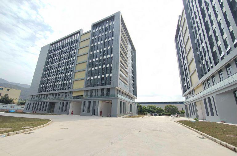 免租期2个月起，石鼓原房东楼上每层2000平米出租，行业不限