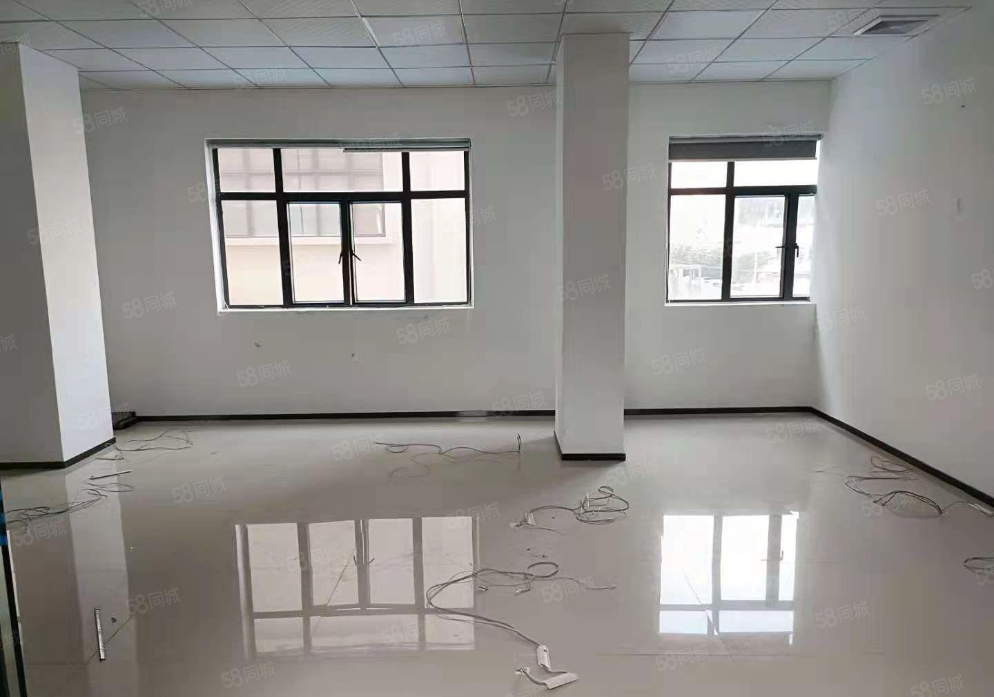 塘厦莆心湖新出独栋三层厂房5000平，精装修，高速路近