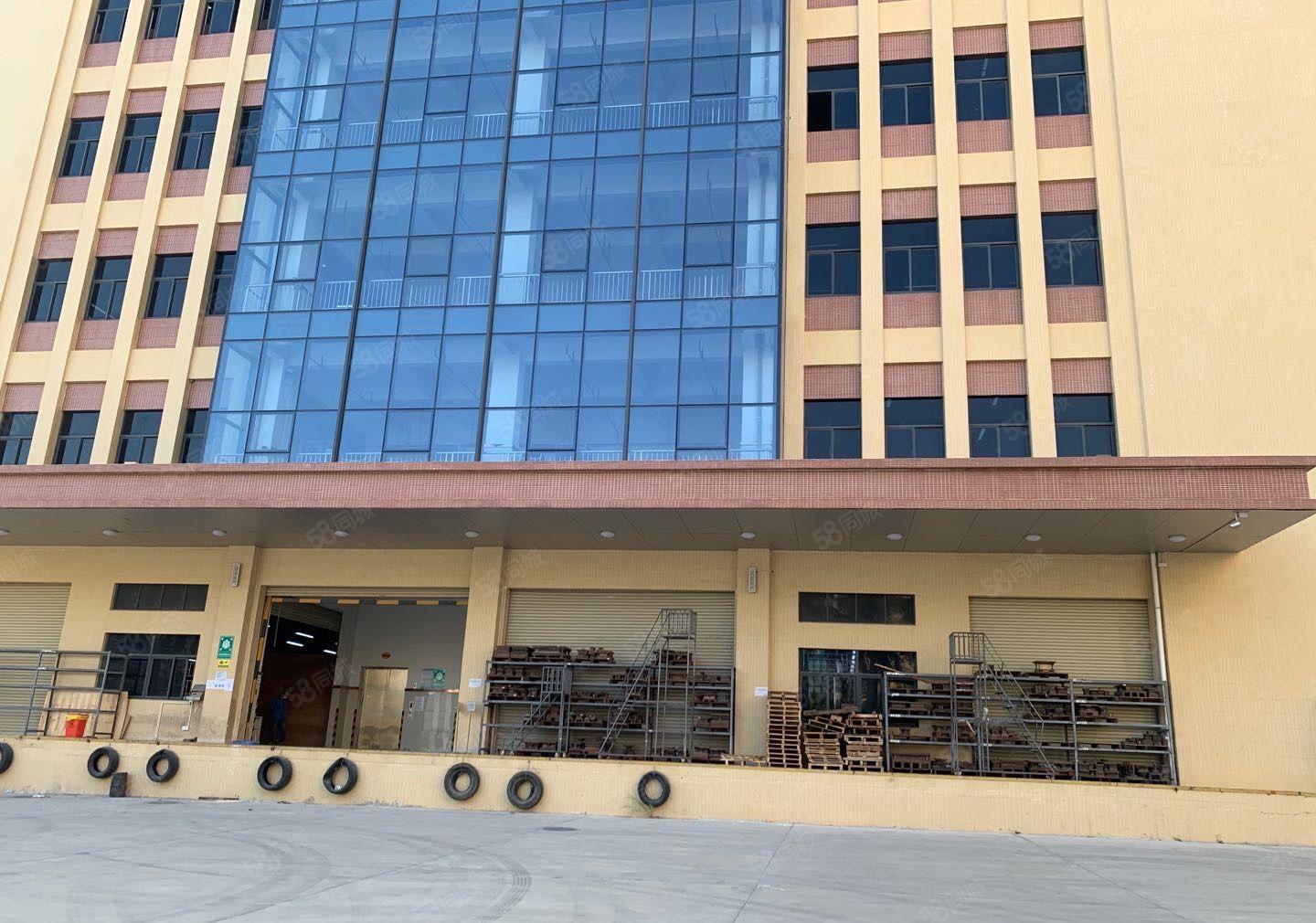 塘厦全新厂房出租，单层面积1490平，空地大，配套齐全！