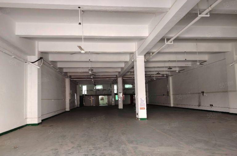 塘厦一楼小面积厂房出租，现成阁楼办公室格局方正适合各行各业