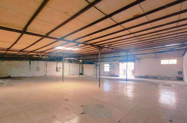 塘厦本地佬小独院，面积720平特价出租，可进大车水电可自缴