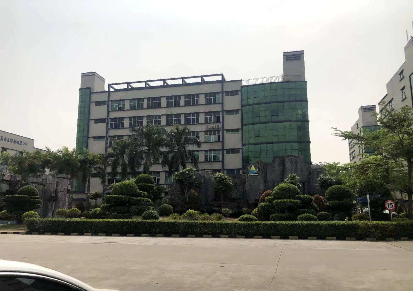 塘厦大坪新出楼上一整层5000平厂房仓库出租，靠深圳交通方便