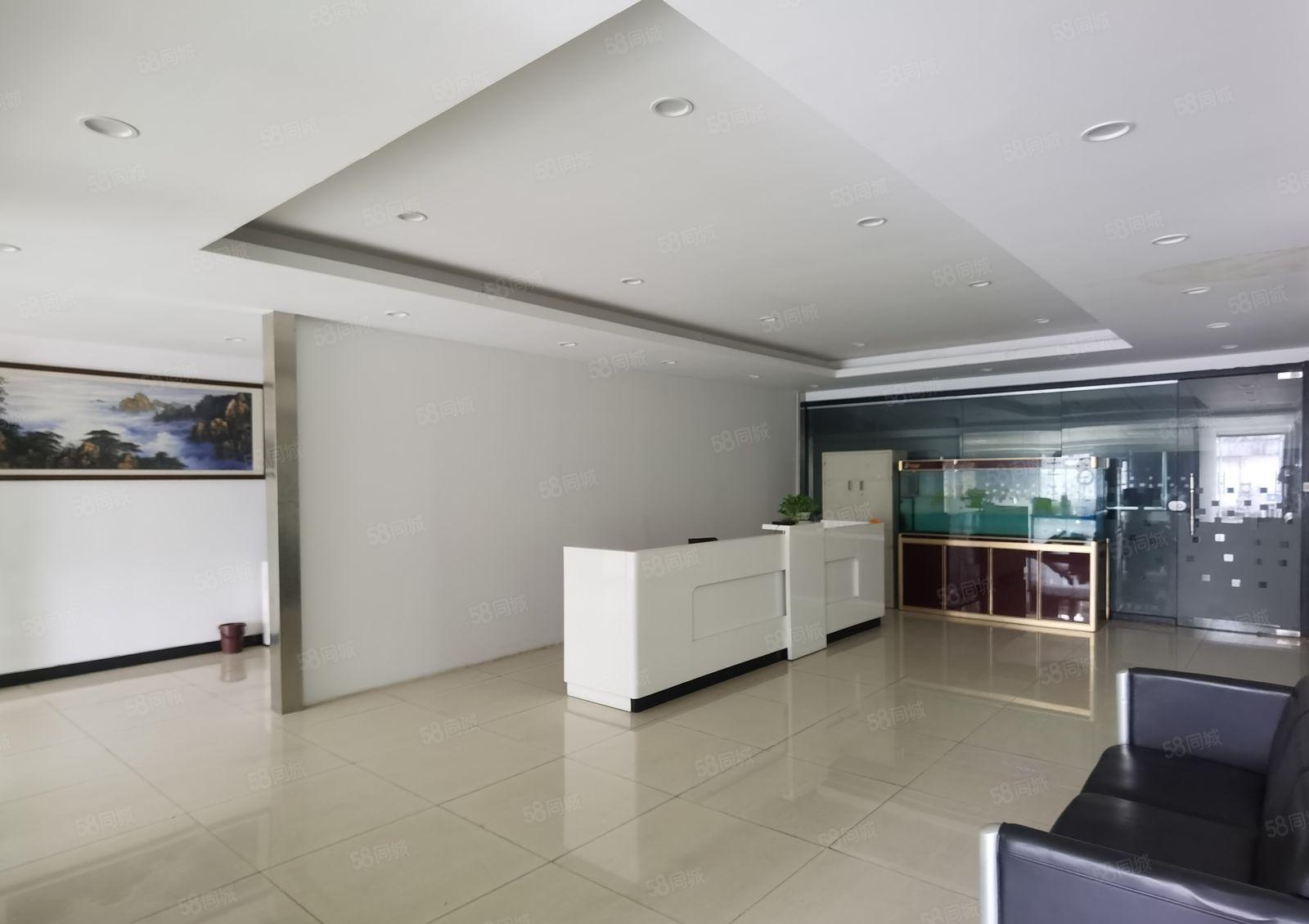 塘厦中心清湖头新出村委楼上一整层1800平带装修厂房仓库出租