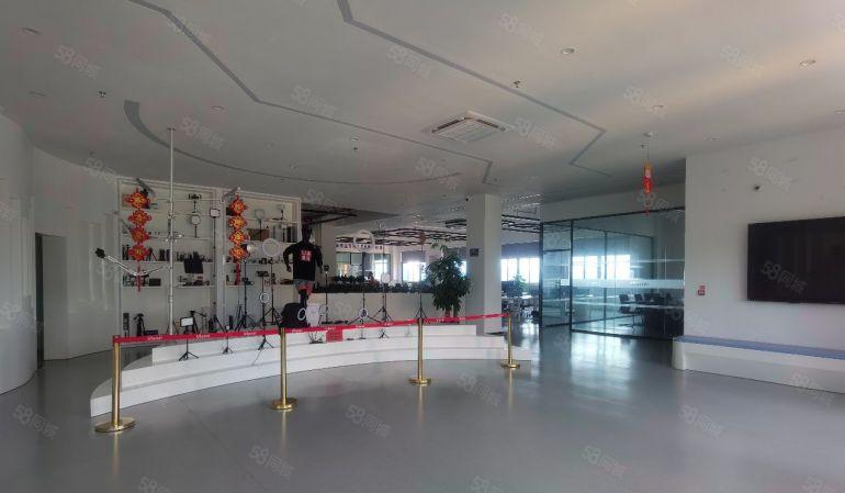 塘厦沙湖原房东楼上一整层5500平厂房仓库出租，现成装修