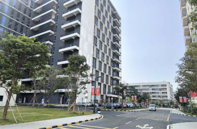 塘厦原房东一二楼各2000平精装修厂房仓库大小分租，水电齐全