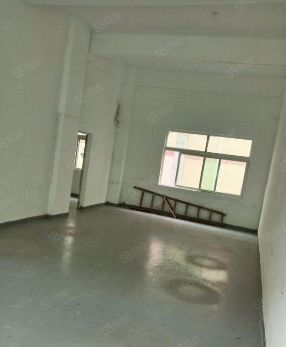 凤凰岗500平低价厂房出租原房东精装修。