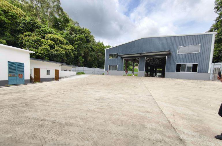 靠山边单一层独院2000平钢构厂房仓库出租滴水7米 可进大车