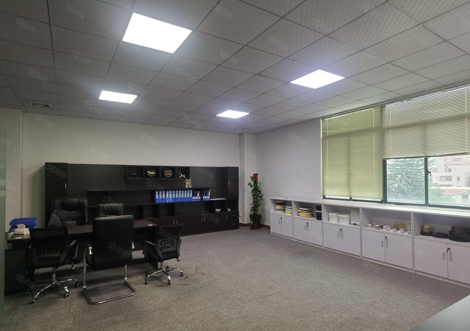 塘厦外环高速口平山新出村委8000平独门独院厂房出租，空地大